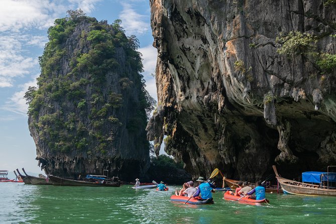Hong by Starlight: Sea Cave Kayaking and Loy Krathong Floating - Group size, guides, and the pace of the day