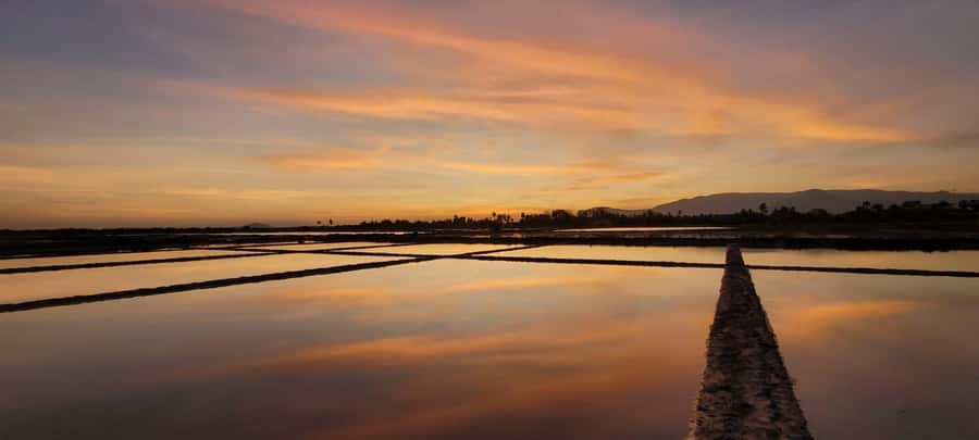 Kampot Countryside include Pepper farm, Salt field & Lake - What the guide adds to the experience