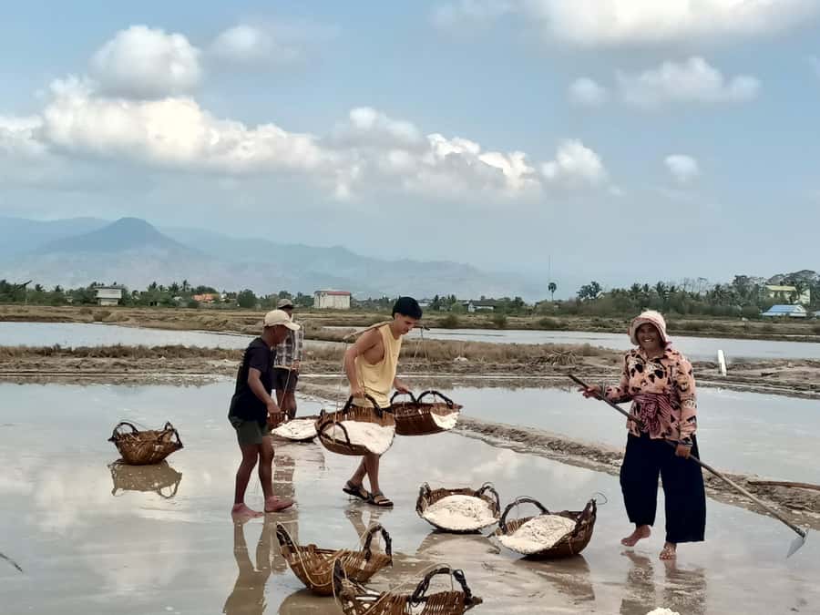 Kampot Countryside include Pepper farm, Salt field & Lake - Who should book this experience?