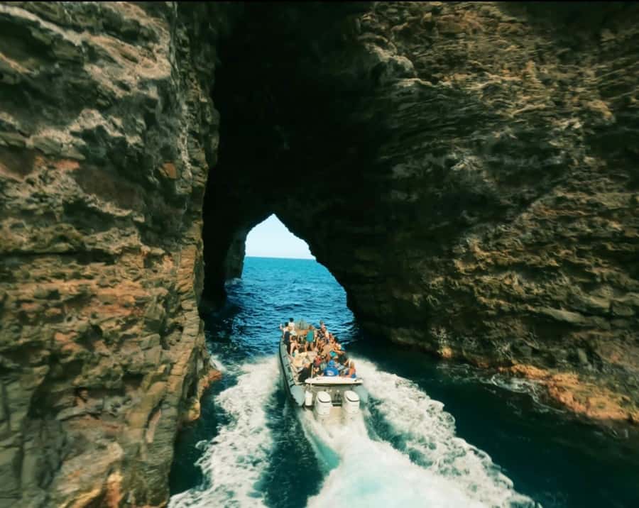 Kauai: Nā Pali Coast Zodiac Raft Sea Caves + Snorkel - Check-in in Waimea, then the harbor