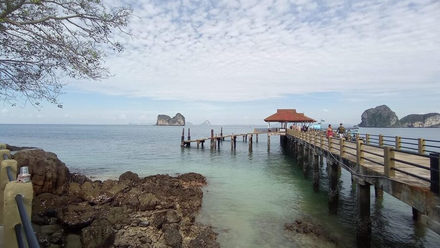Koh Lanta: 4 Islands and Emerald Cave Tour by Longtail Boat - The practical drawbacks you should plan around