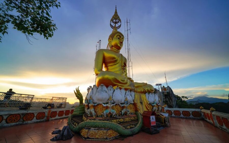 Krabi: Tiger Cave, Hot Springs and Emerald Pool Jungle Tour - Tiger Cave Temple is the day’s big test