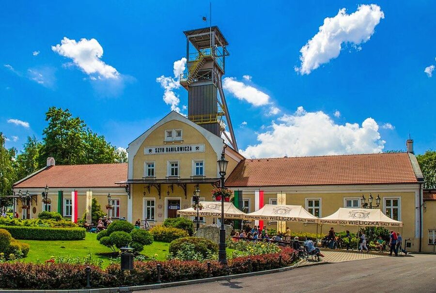 Krakow: Full-Day Auschwitz-Birkenau & Salt Mine Guided Tour - How to prepare for a smoother day
