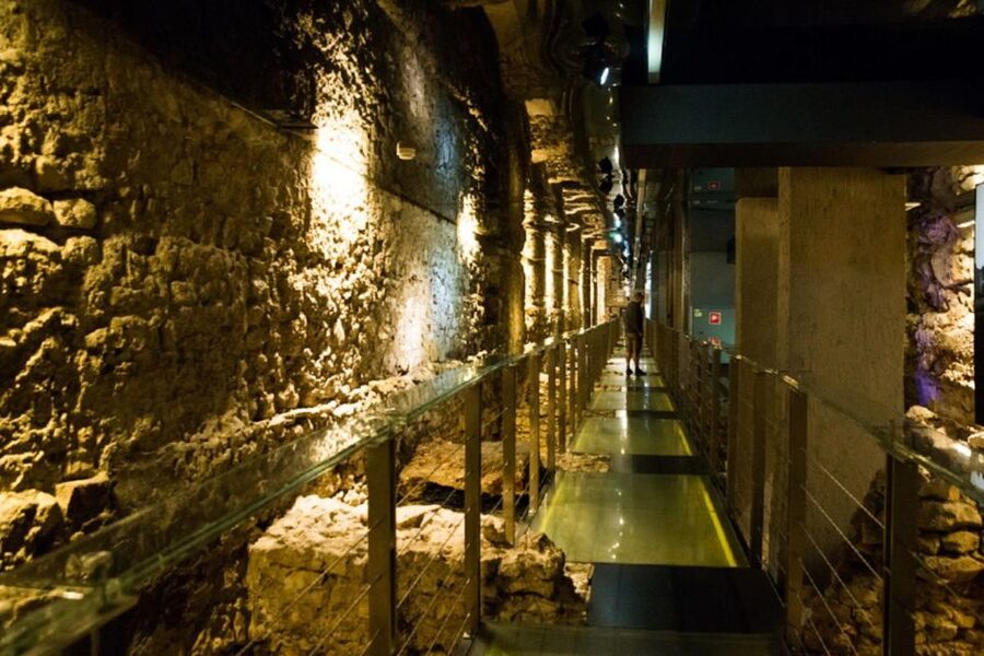Krakow: Rynek Underground Museum Guided Tour - Why Krakow built a museum beneath the Main Square