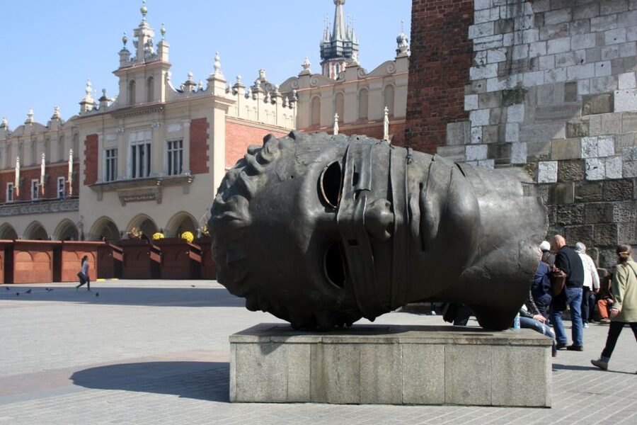 Krakow: Rynek Underground Museum Guided Tour - Following Krakow’s old streets below ground