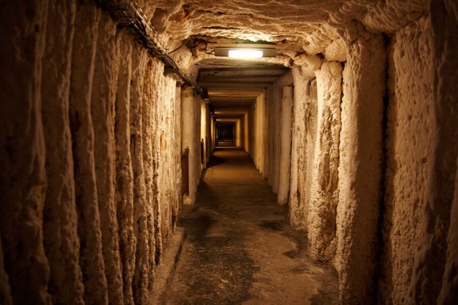 Kraków: Wieliczka Salt Mine Guided Tour with Transfer - St. Kinga’s Chapel and the grand underground spaces