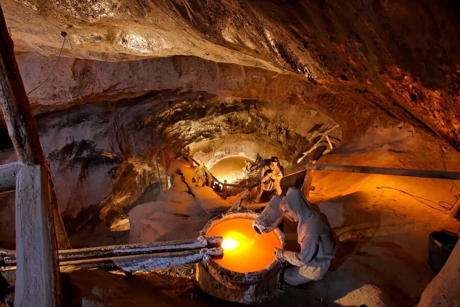 Krakow: Wieliczka Salt Mine Tour with Entry Ticket - Who should book this experience?
