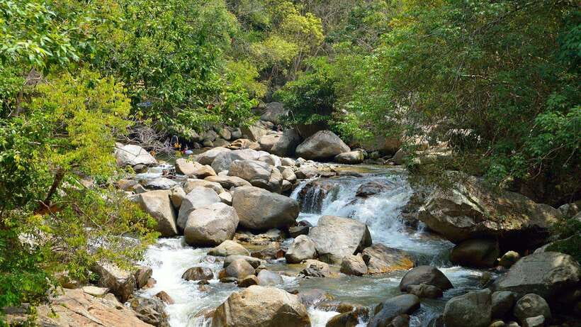 Kuala Lumpur: Batu Caves, Ramayana Caves & Kanching Falls - Who should book this outing?