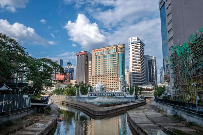 Kuala Lumpur: City Tour & Batu Caves Combo - Merdeka Square, Merdeka 118, and the River of Life