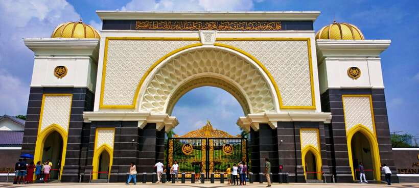 Kuala Lumpur: City Tour & Batu Caves Combo - The Golden Triangle and the Petronas Towers
