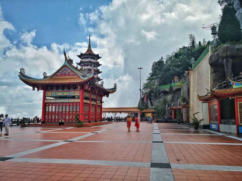 Kuala Lumpur: Genting Highlands & Batu Caves Day Trip - Who should book this day trip?