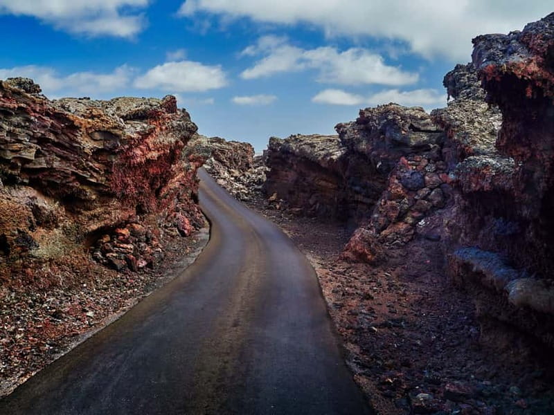 Lanzarote: Timanfaya Park, Jameos Agua, & Cueva Verdes Tour - Guides, languages, and the ride between stops