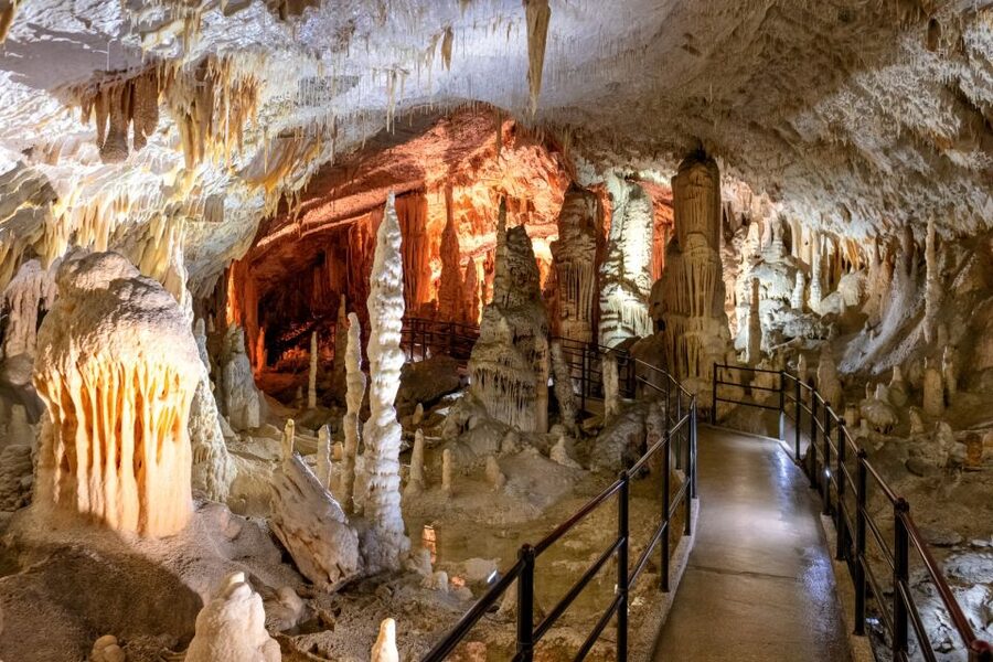 Ljubljana: Postojna Cave & Predjama Castle Tickets and Tour - The short ride to Postojna