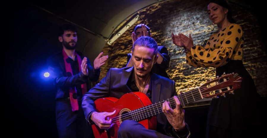 Madrid: La Cueva de Lola Flamenco Show Tickets with Drink - What the one-hour performance feels like