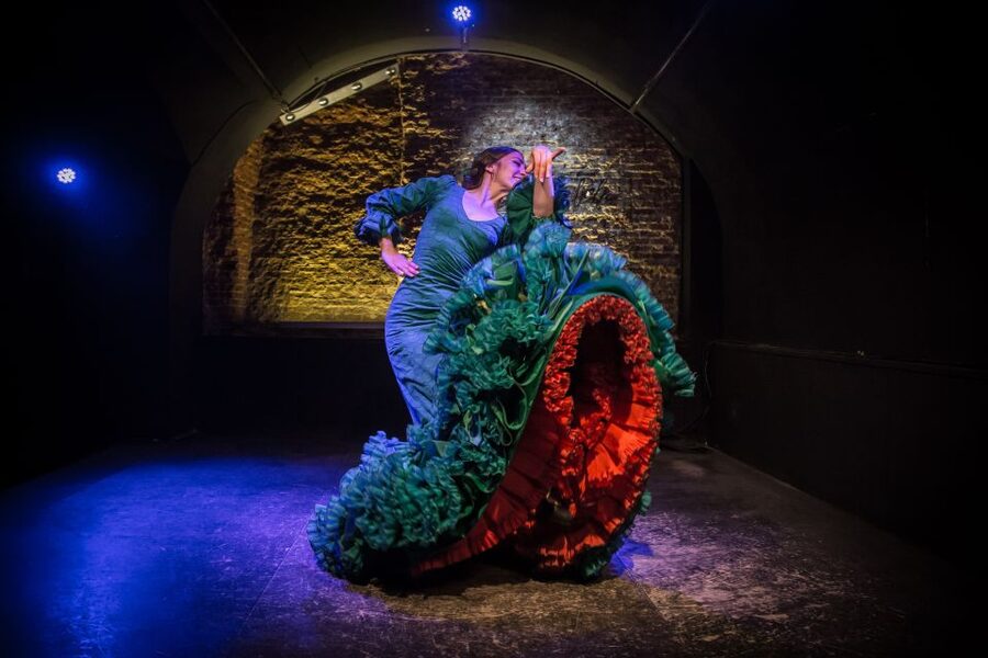 Madrid: La Cueva de Lola Flamenco Show Tickets with Drink - The best time to fit it into your evening
