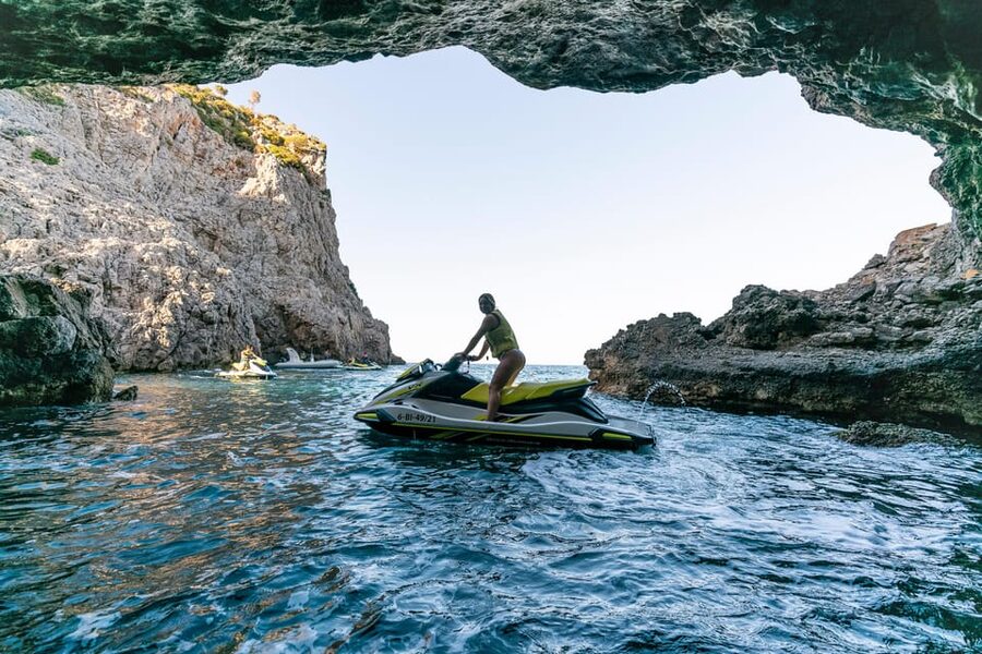 Mallorca Alcudia: Jack Sparrow Cave Jet Ski Tour - From Alcudia port to the open bay