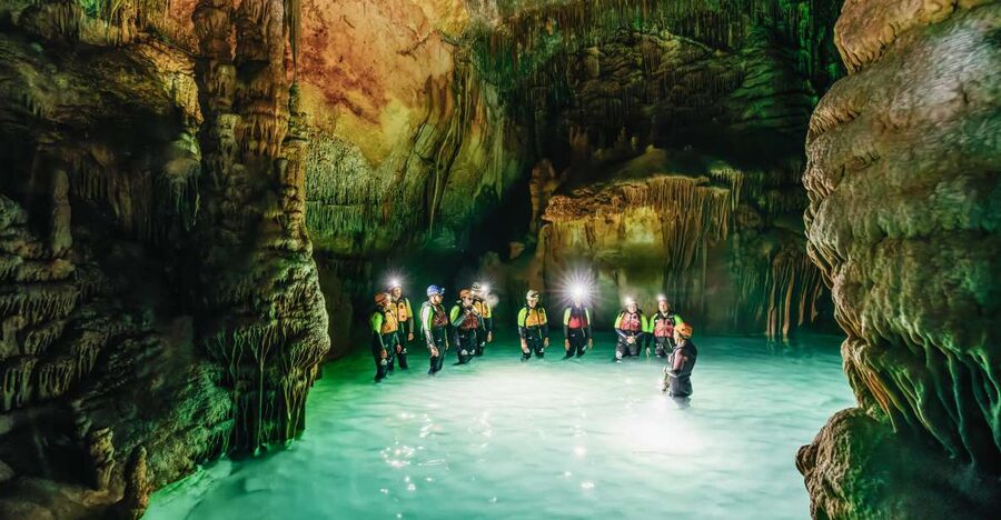 Mallorca: Cova des Coloms Caving Trip with Hotel Transfer - Reaching the cave by sea
