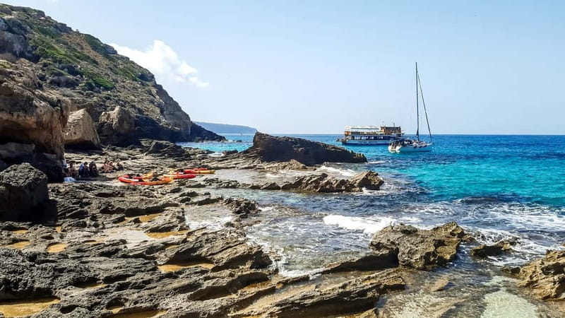 Mallorca: Sea Caves Kayaking Tour, Snorkeling & Snack - How hard is the three-hour outing?