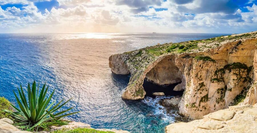 Malta: Prehistoric Temples, Limestone Heritage & Blue Grotto - Ħaġar Qim and the scale of prehistoric Malta