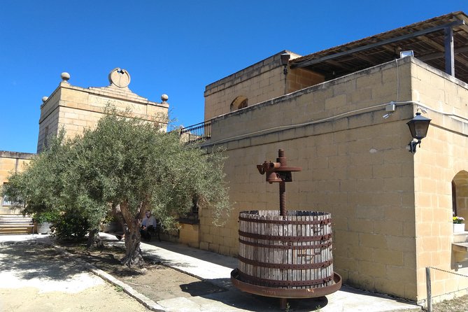 Malta Private tour: 5hr Mosta Dome, Mdina, Dingli Cliff's & Blue Grotto - Mosta Rotunda and its enormous dome