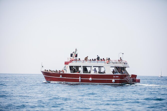 Mini-cruise tour to the Caves of Santa Maria di Leuca - Seeing Santa Maria di Leuca from the sea