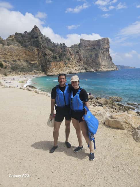 Moraig: Kayak Excursion to Moraig & Cave peces-testos - Cala Testos and its quiet swim stop