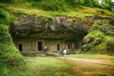 Mumbai: Elephanta Caves Half-Day Guided Tour with Expert