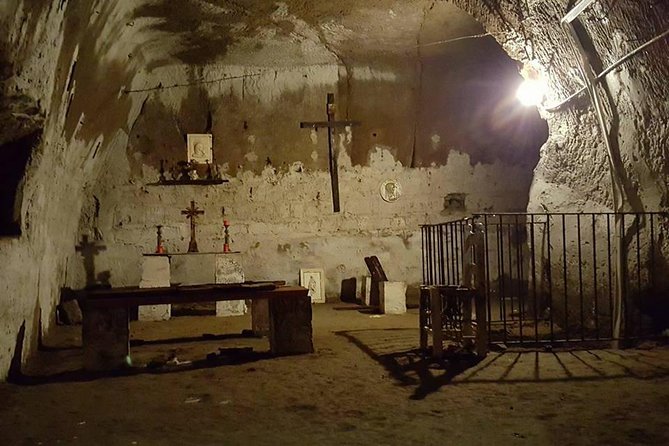 Naples Underground Spanish Quarters with Guide - The guides bring the tunnels to life