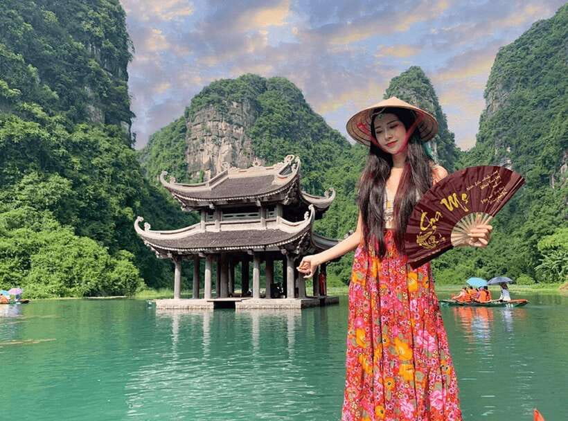 Ninh Binh: Bai Dinh, Trang An, and Mua Cave Small-Group Tour - Trang An by wooden boat