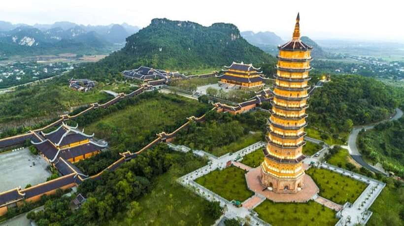 Ninh Binh: Bai Dinh, Trang An, and Mua Cave Small-Group Tour - Mua Cave and the 500-step climb