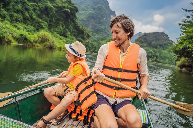 Ninh Binh Day Tour To Visit Hoa Lu - Trang An/Tam Coc - Mua Cave - Vietnamese buffet lunch and vegetarian choices