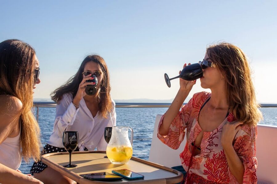 Palma: Cueva Verde and Cala Vella Catamaran Cruise with BBQ - What you actually eat on board