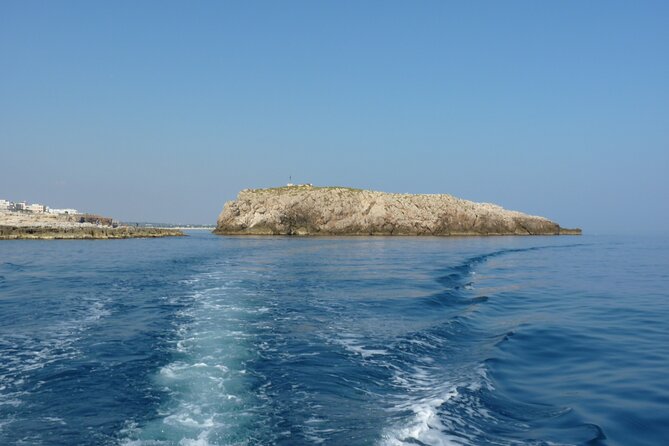 Polignano a Mare boat tour emotions, caves, diving and appetizers - Seeing Polignano a Mare from the Adriatic
