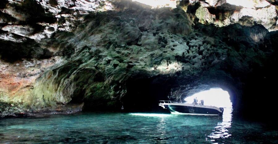 Polignano a Mare: Boat Trip, Swim & Cave with Aperitif - Meeting the Dorino crew near the harbor