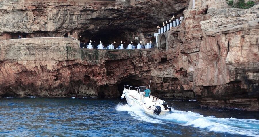 Polignano a Mare: Speedboat Cruise to Caves with Aperitif - Grotta Palazzese, Grotta Ardito, and Grotta delle Monache