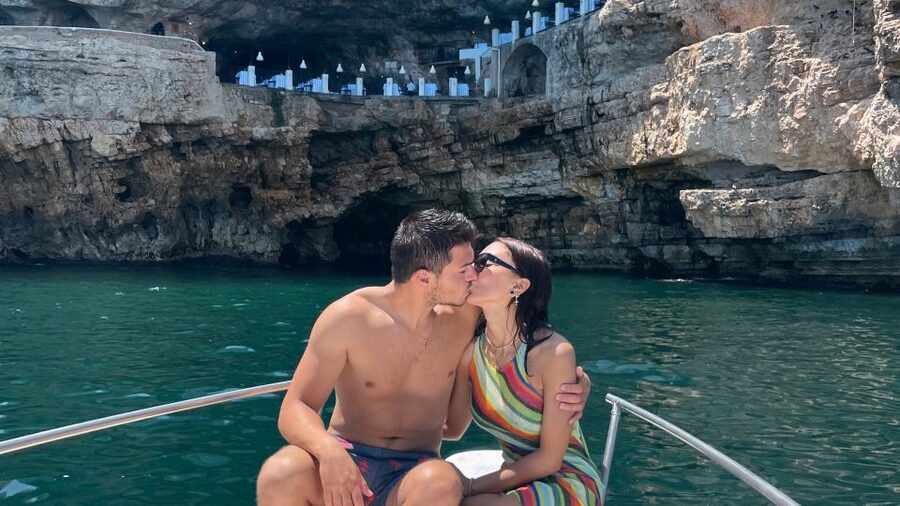Polignano a Mare: Speedboat Cruise to Caves with Aperitif - An aperitif with music, wine, and snacks