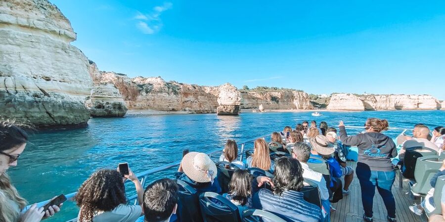 Portimão: Benagil Caves & Dolphins Watching with Biologist - Dolphins first, caves second