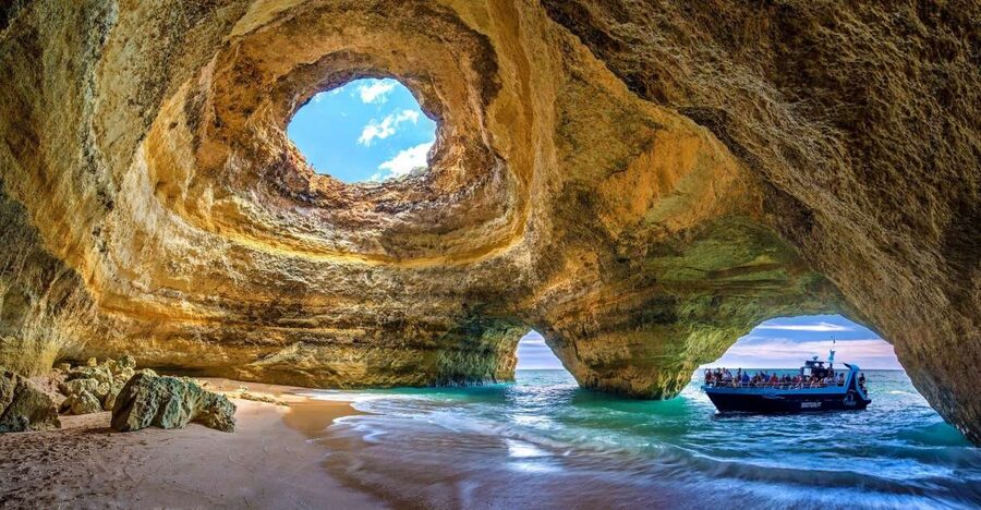 Portimão: Benagil Caves & Dolphins Watching with Biologist - How much value you get for $47