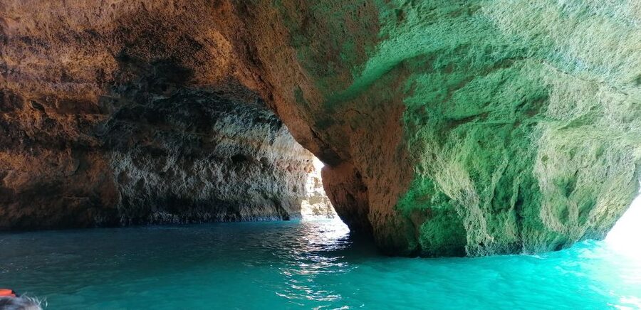 Portimão: Benagil Sea Caves Speedboat Adventure Tour - Portimão and Ferragudo: the ride begins