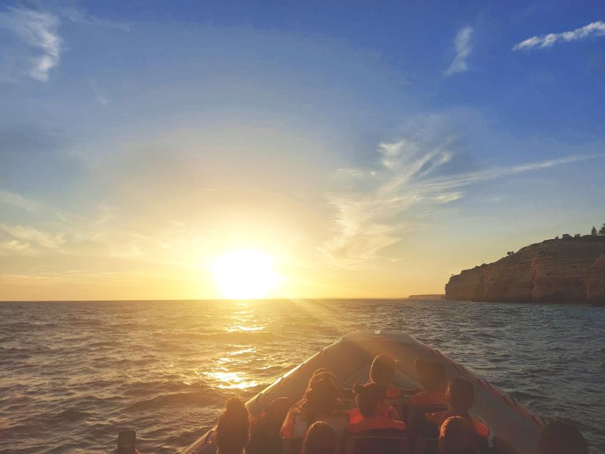 Portimão: Carvalho & Marinha Beach, Benagil Cave Boat Tour - Carvoeiro brings the coast into focus