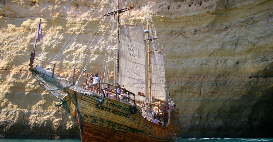 Portimão: Pirate Ship Cave Cruise - The Alfanzina transfer is the key moment