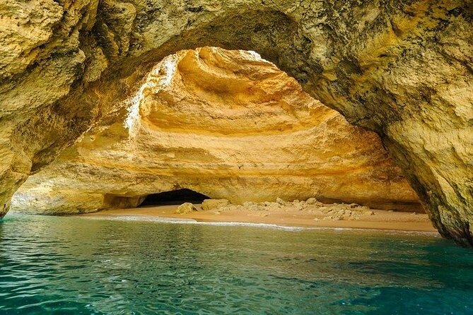 Portimão Private Boat Tour Caves Circuit and Coast Sightseeing - Who should book this experience