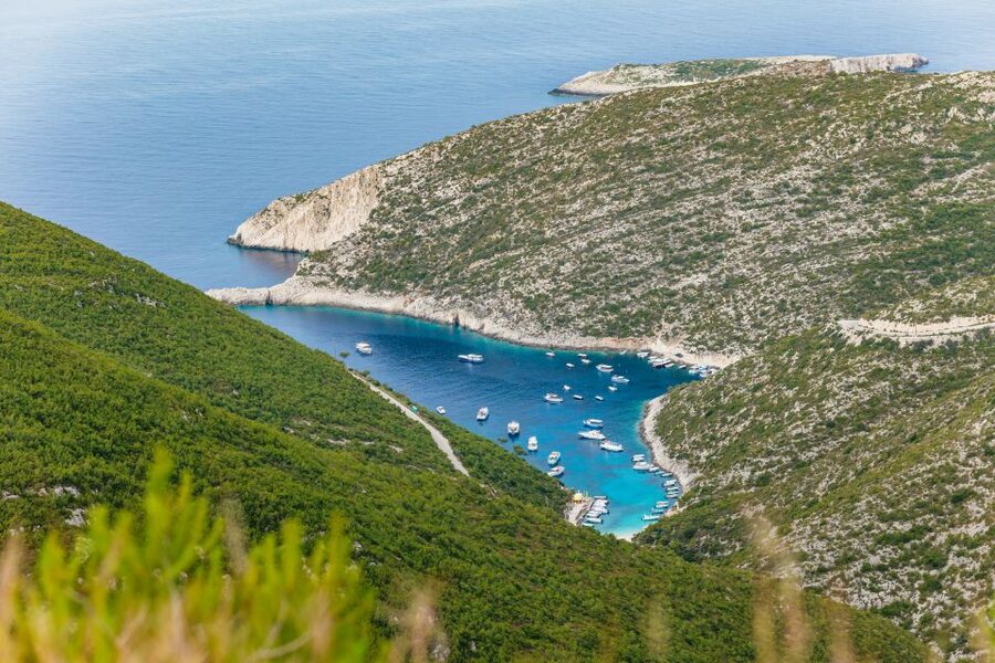 Porto Vromi: Shipwreck, Caves, & White Beach Swimming Cruise - Why this short cruise works so well