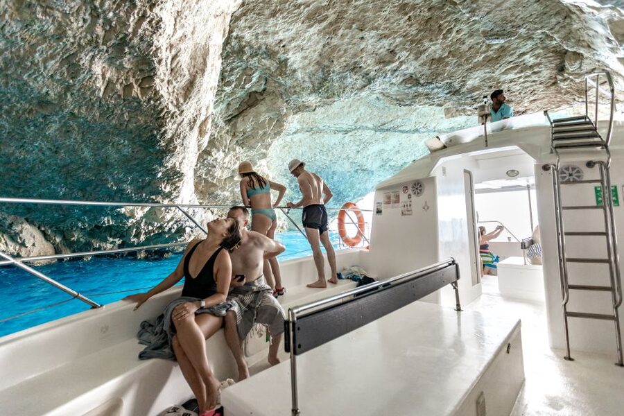 Porto Vromi: Shipwreck, Caves, & White Beach Swimming Cruise - Boat size, crew style, and atmosphere