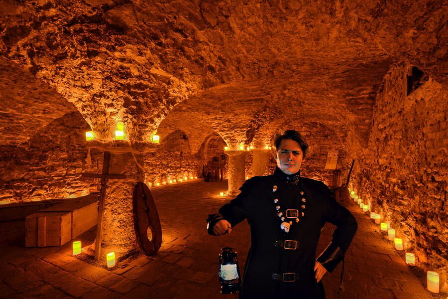 Prague: Ghosts, Legends, Medieval Underground & Dungeon Tour - Josefov and the former Jewish Ghetto