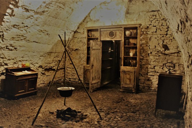 Prague Old Town, Medieval Underground and Dungeon Historical Tour - The dungeon displays are atmospheric, but not for everyone