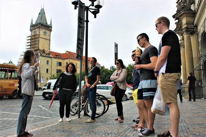 Prague Old Town, Medieval Underground and Dungeon Historical Tour - The guides make the largest difference