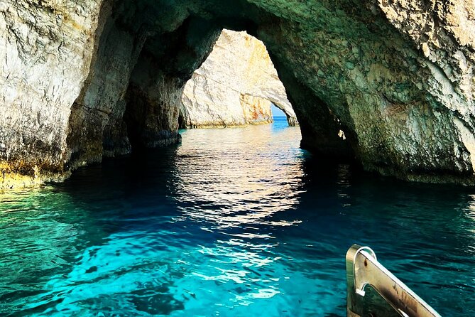 Private 7m 250hp speed boat tour Shipwreck Blue caves up to 8pax - Why this private Zakynthos boat tour is appealing