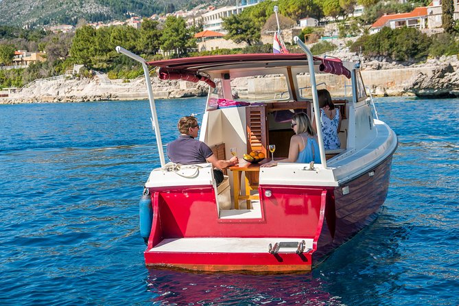Private boat tour- explore the islands, find hidden caves and try snorkelling - What the captains add to the day