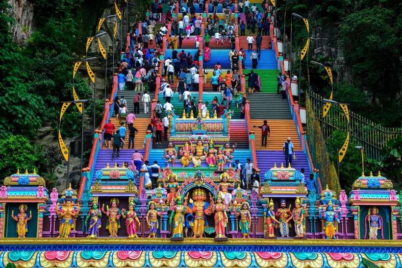 Private KL City Tour with Petronas Twin Towers & Batu Caves - Batu Caves: start with the most memorable climb